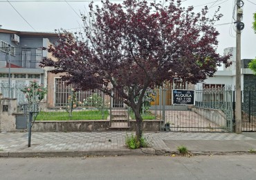 B° ROSEDAL: ALQUILO AMPLIA CASA DE 3 DORMITORIOS + DEPTO INTERNO DE 1 DORMITORIO